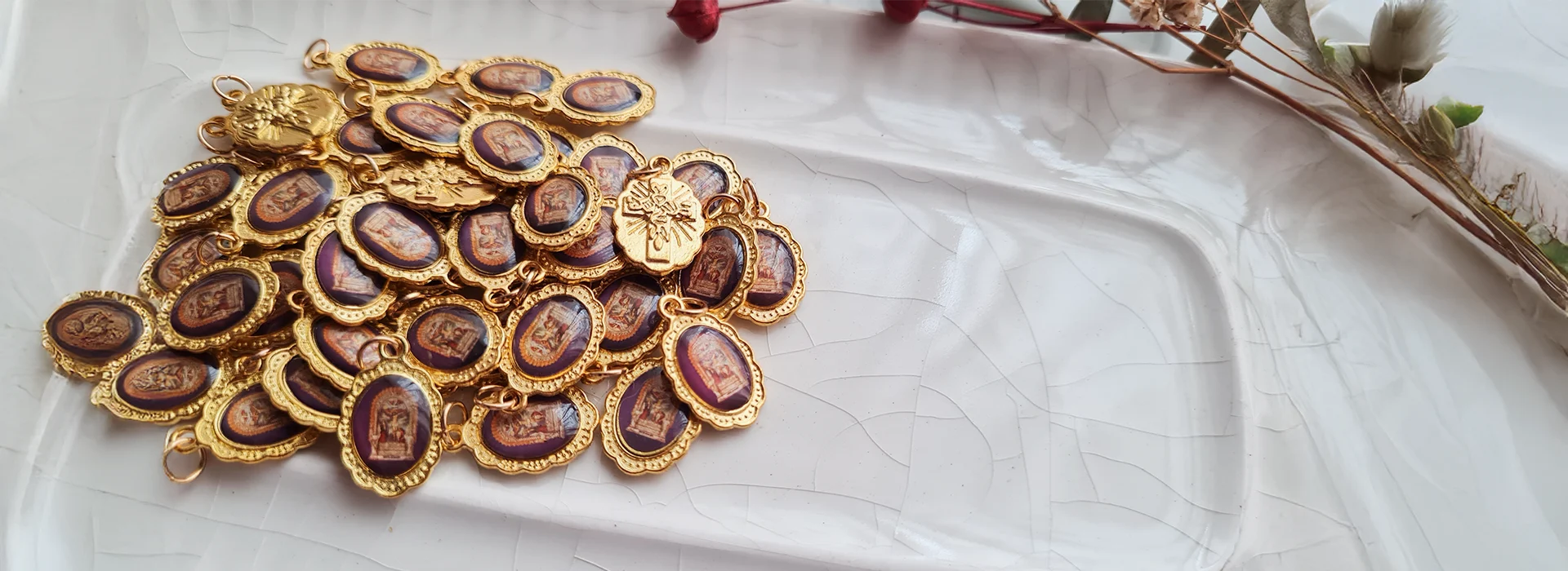 Bienvenida al mes  de los Milagros