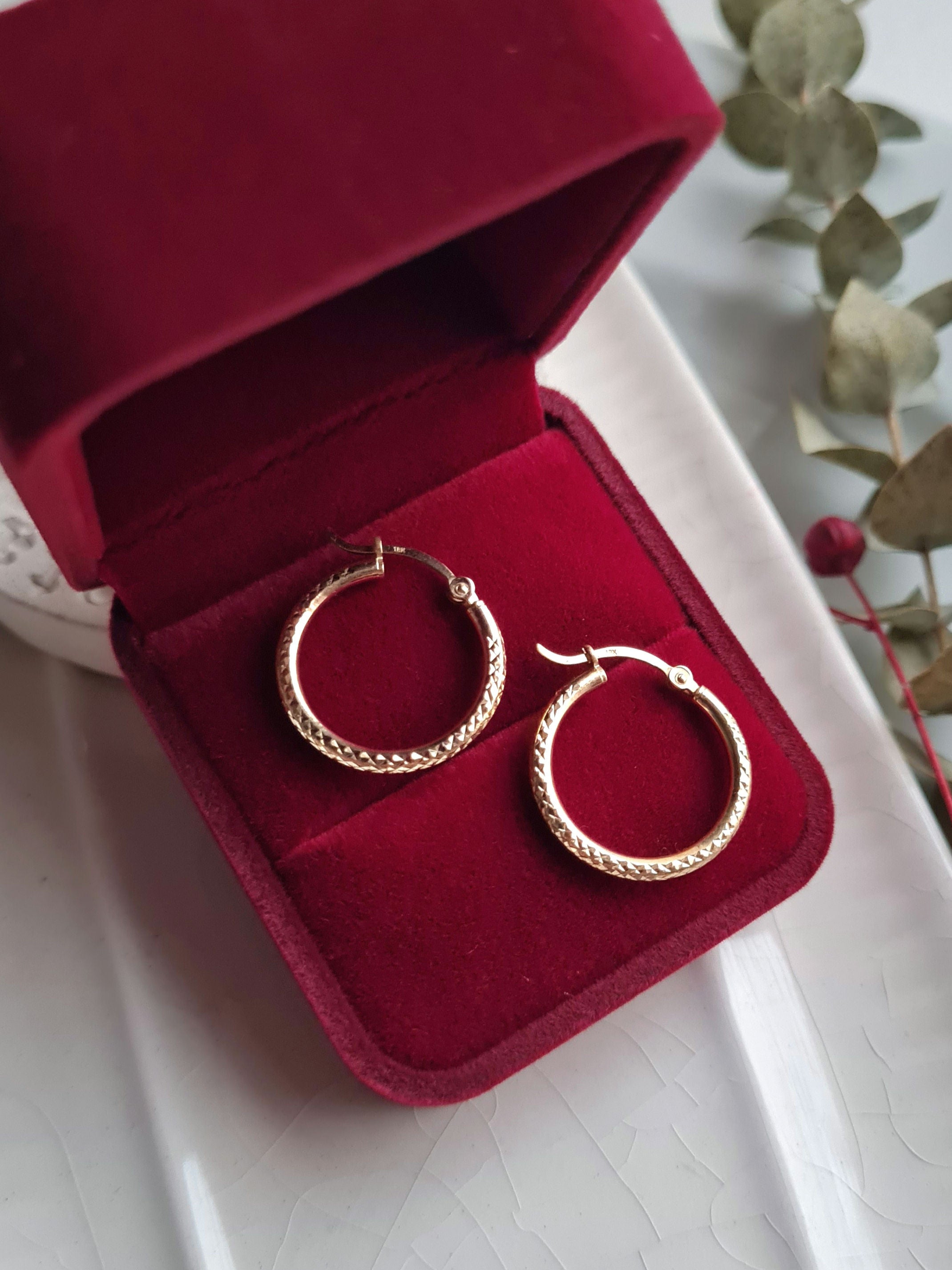 Argollas Clasicas Diamantadas - Oro 18k