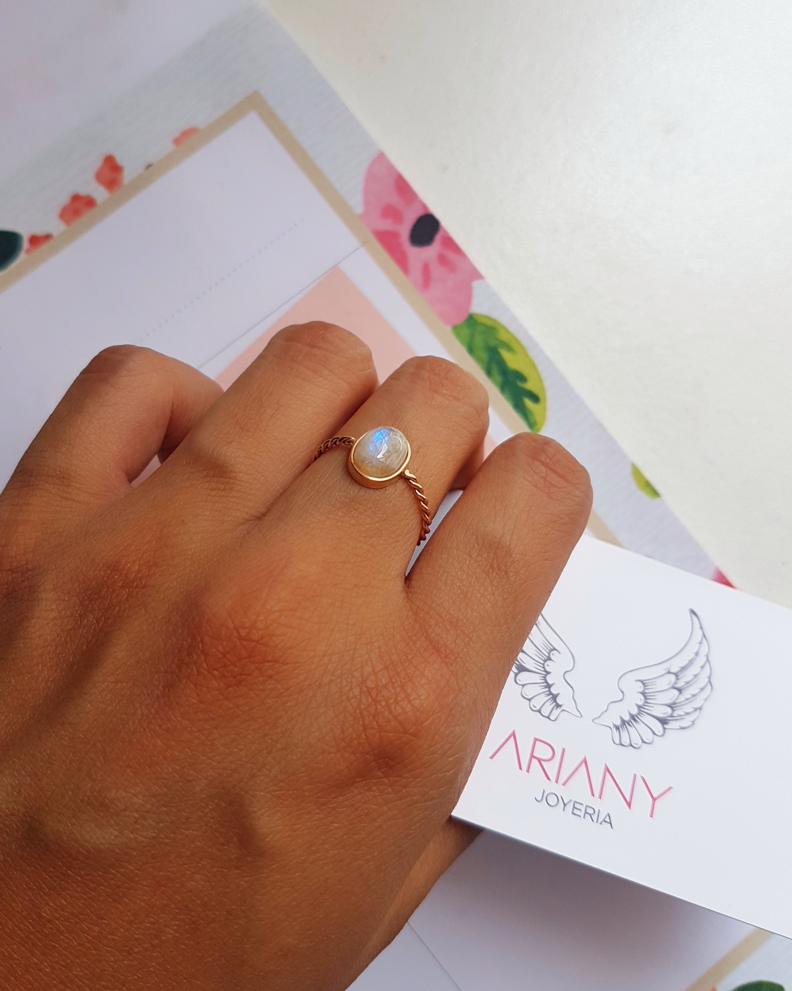 Anillo Piedra Luna - Oro 18k