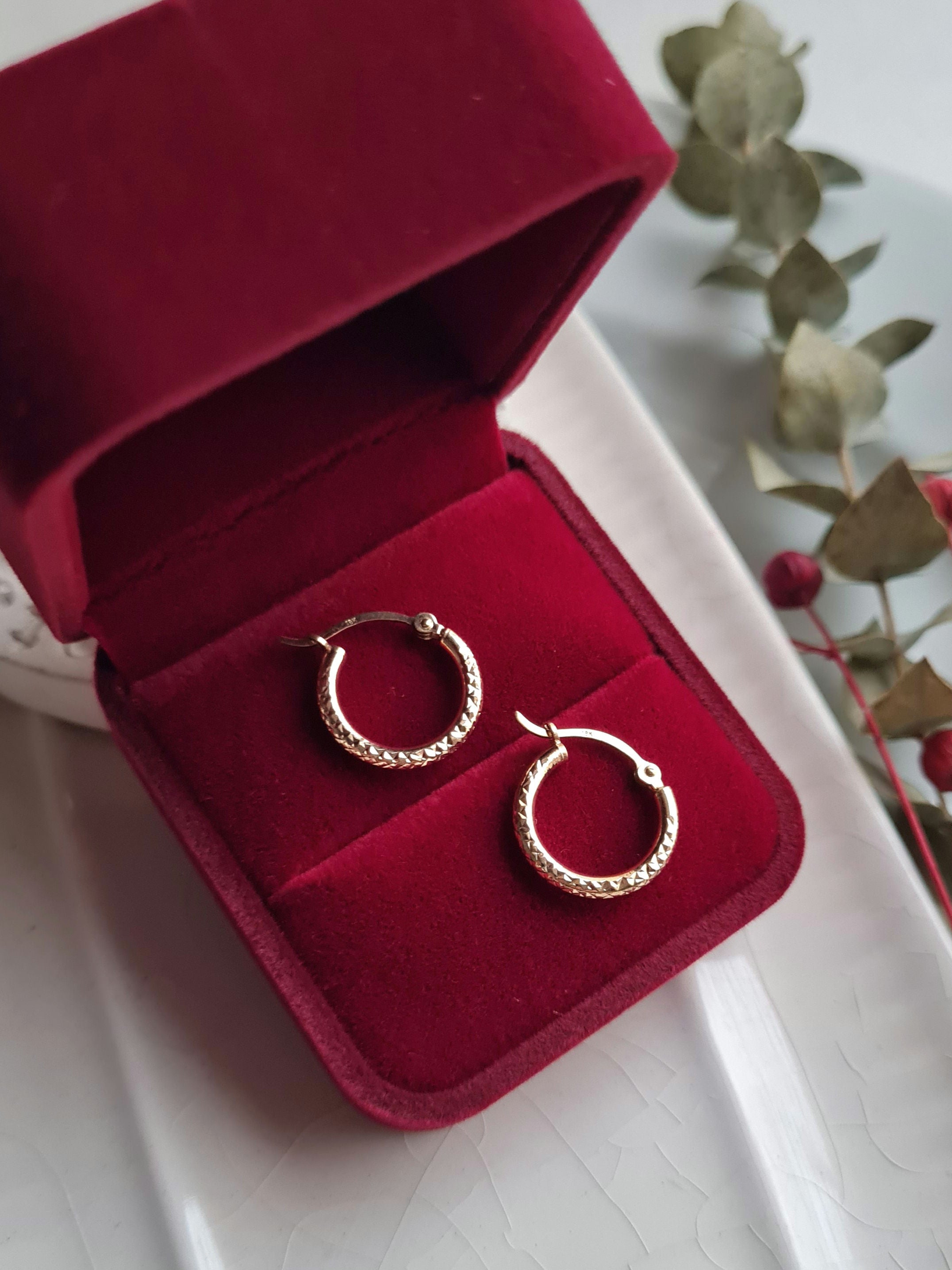 Argollas Clasicas Diamantadas - Oro 18k