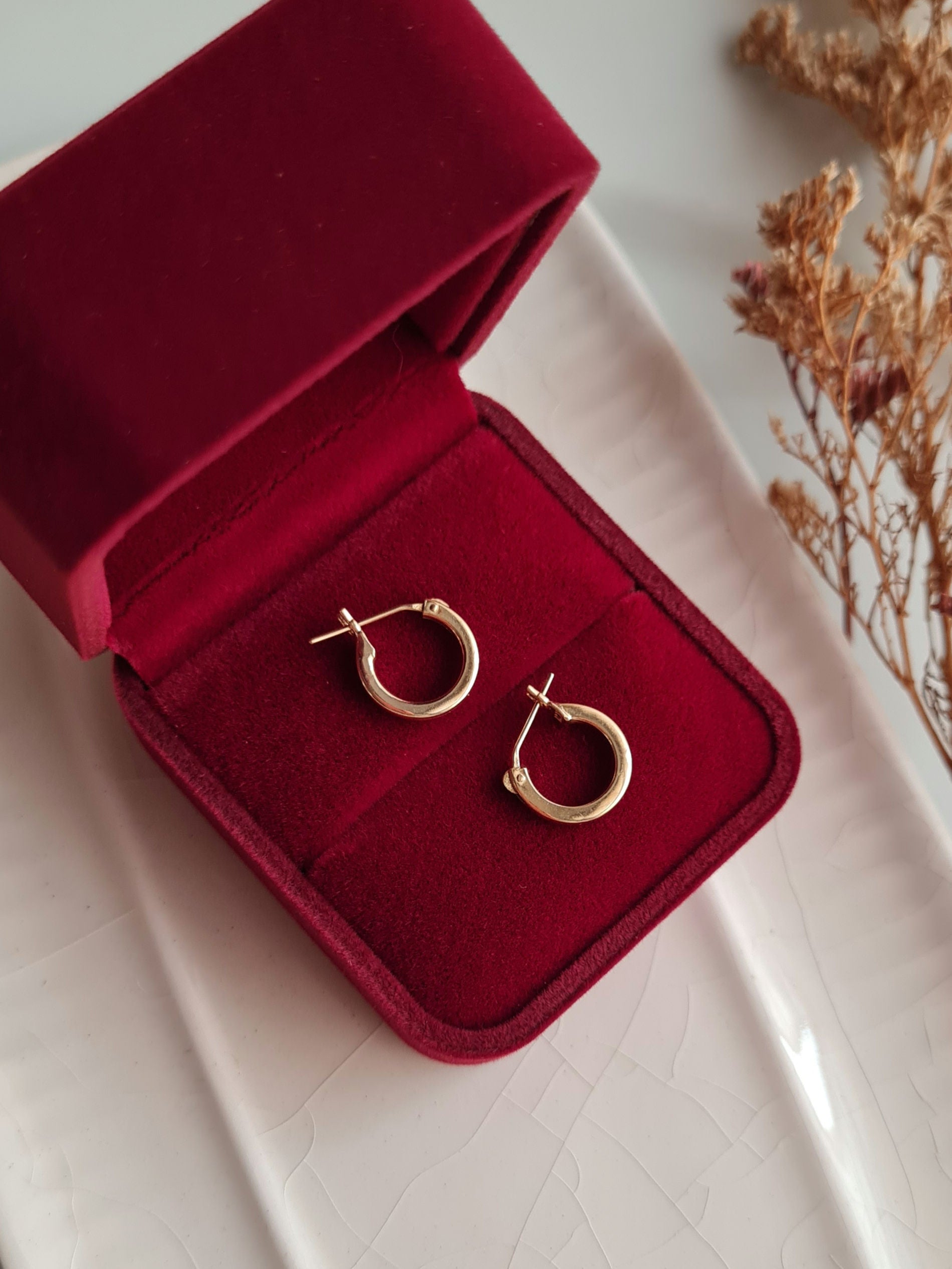 Argollas Japonesas Redondas (T. Cuadrado) - Oro 18k