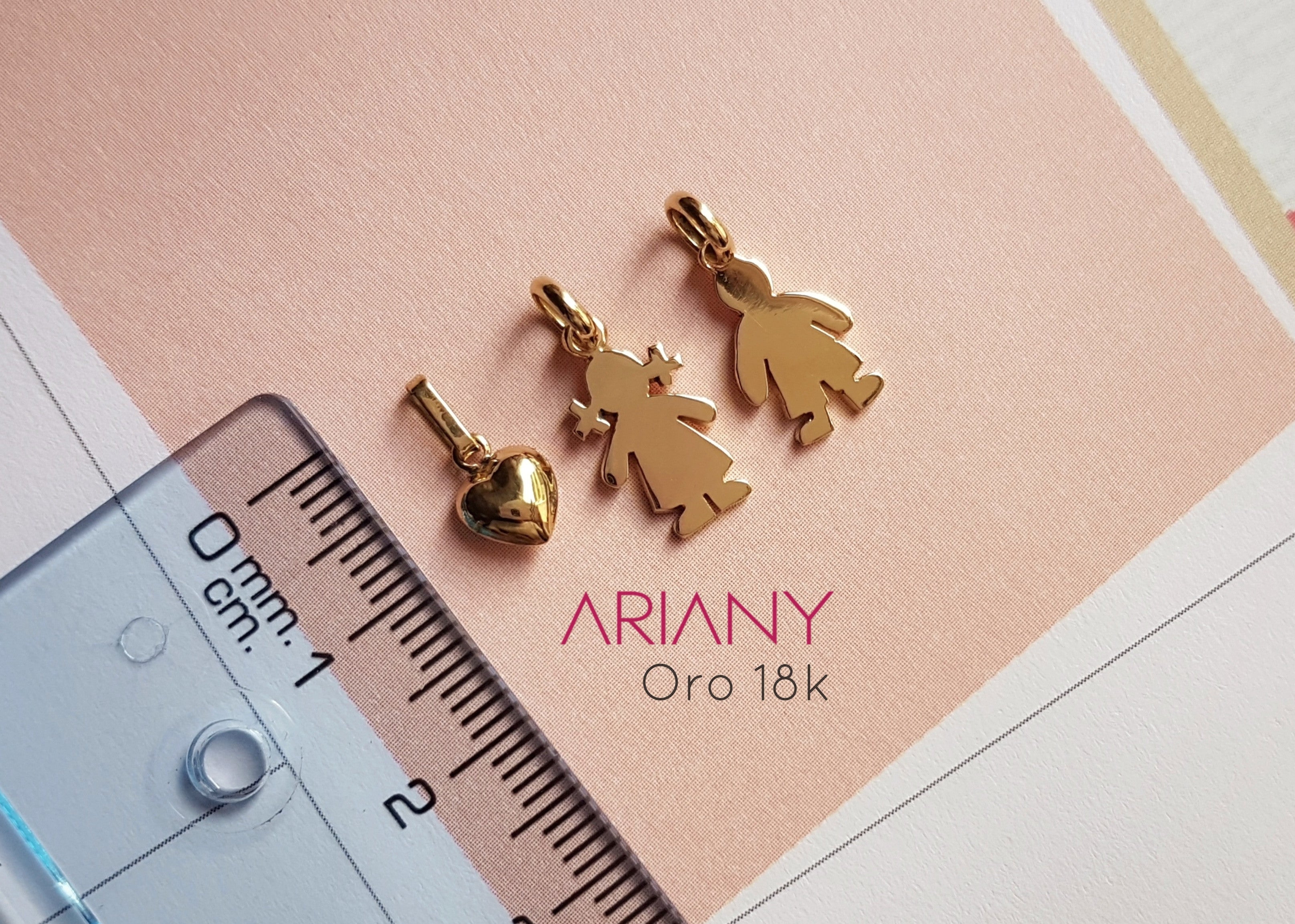 Dije Niño Minimalista - Oro 18k