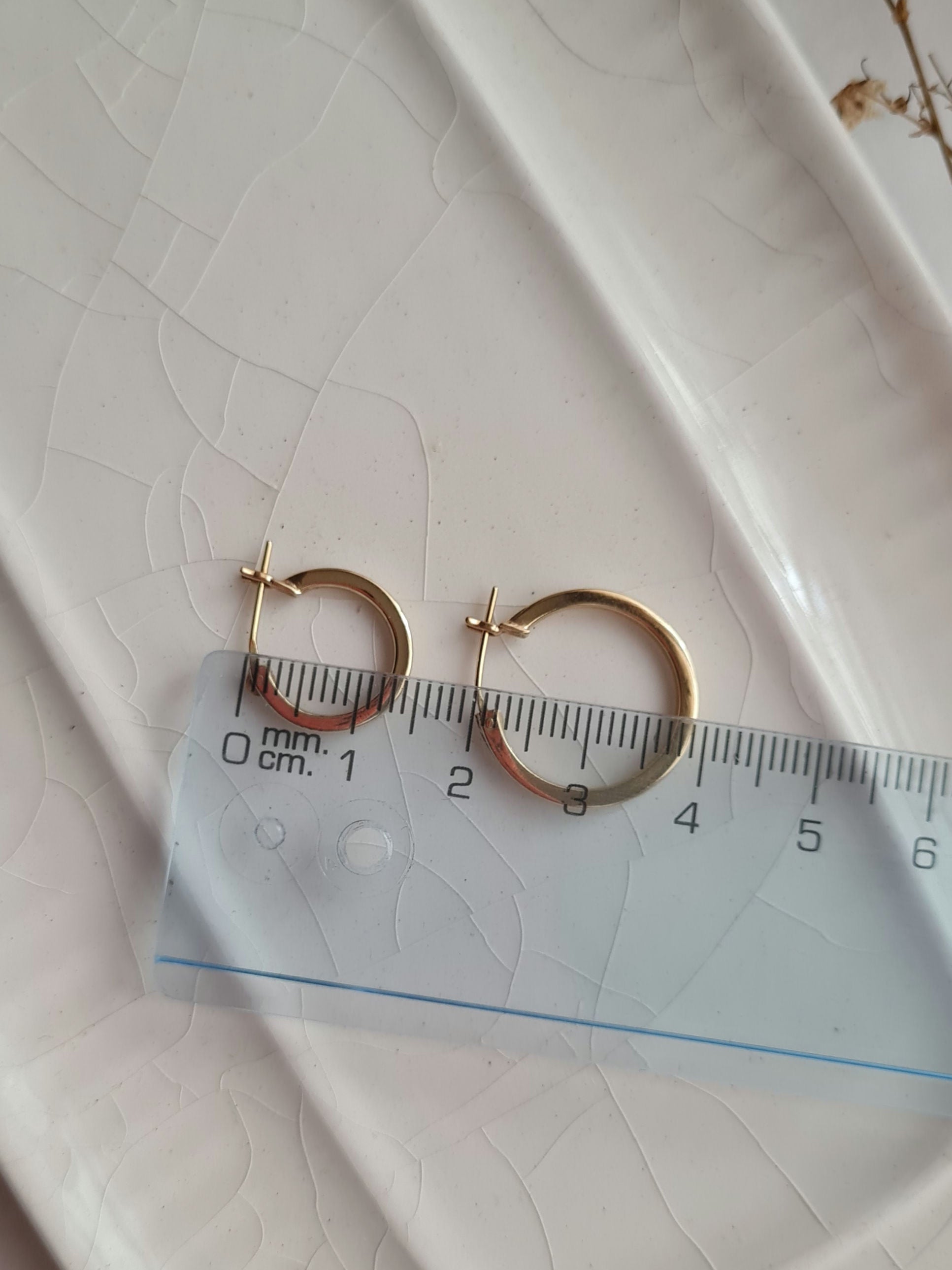 Argollas Japonesas Redondas (T Cuadrado) - Oro 18k