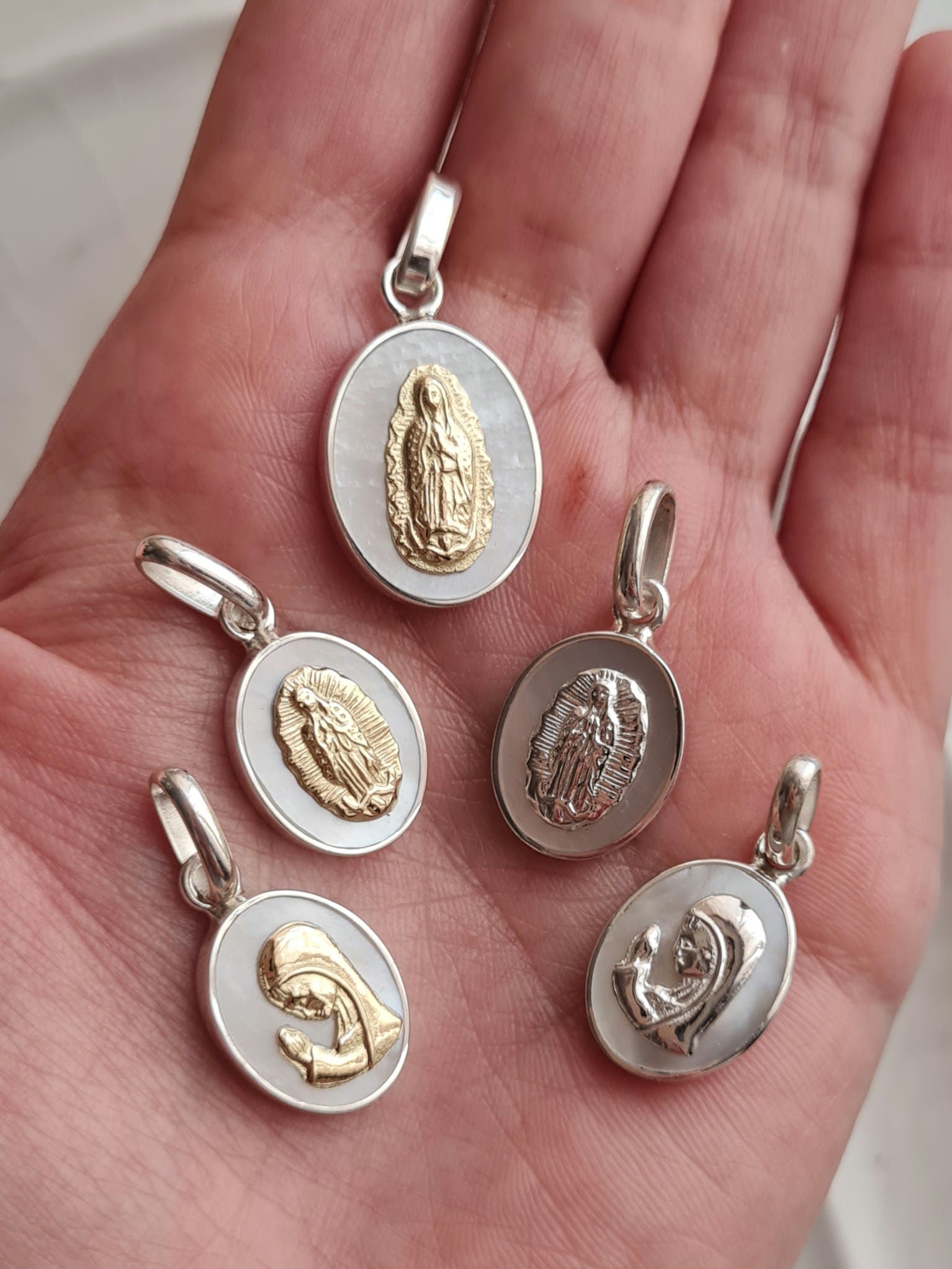 Cadena Angel, Guadalupe, Árbol y Madonna - Nacar, Plata y Oro 18k