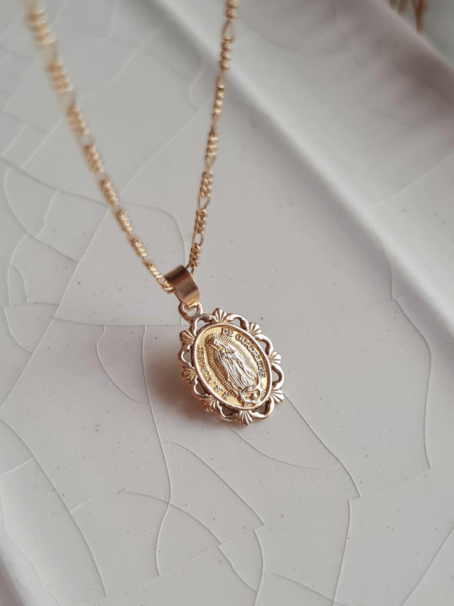 Dije Virgen de Guadalupe - Oro 18k