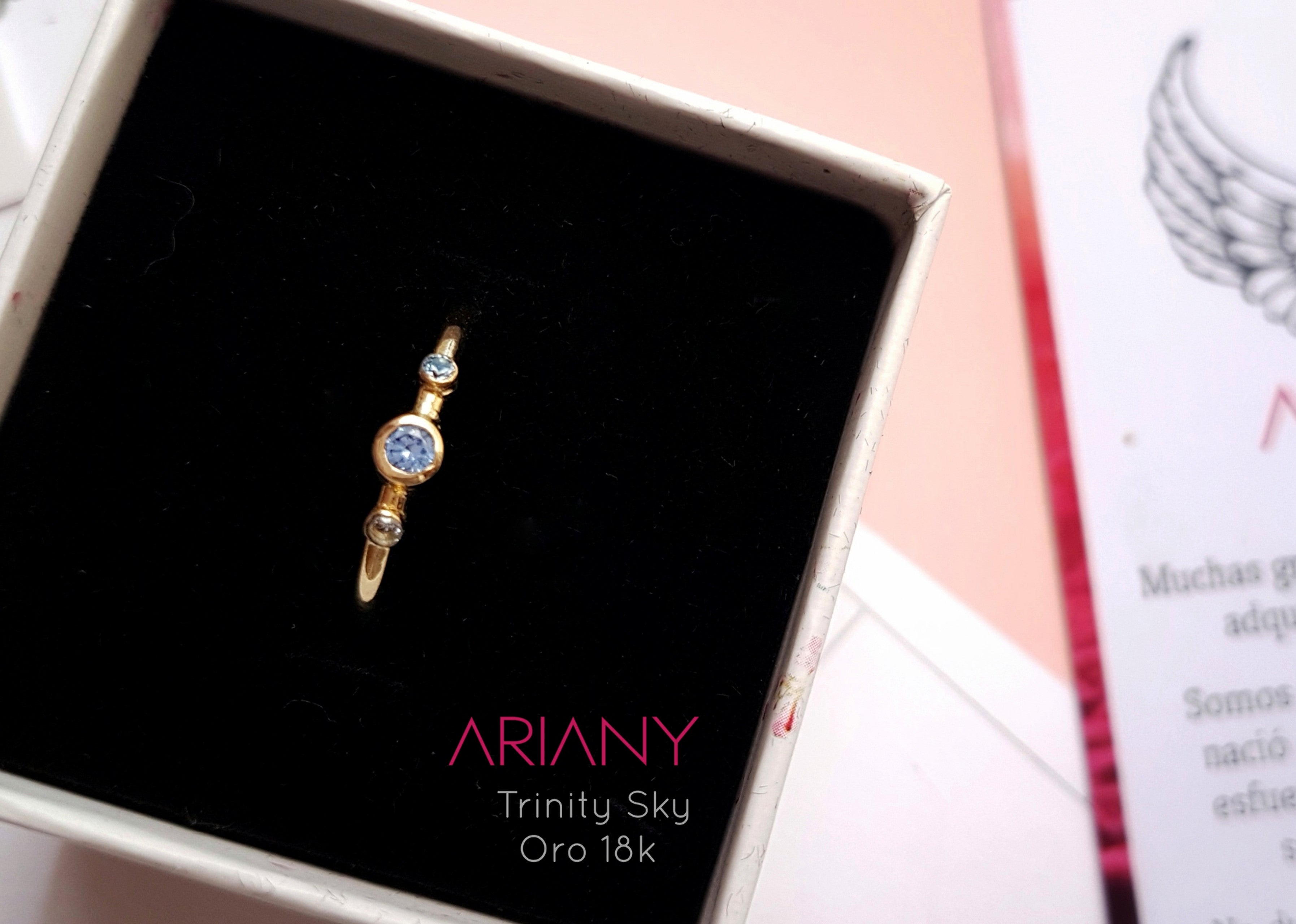 Anillo Tanzanita Trinity Sky - Oro 18k