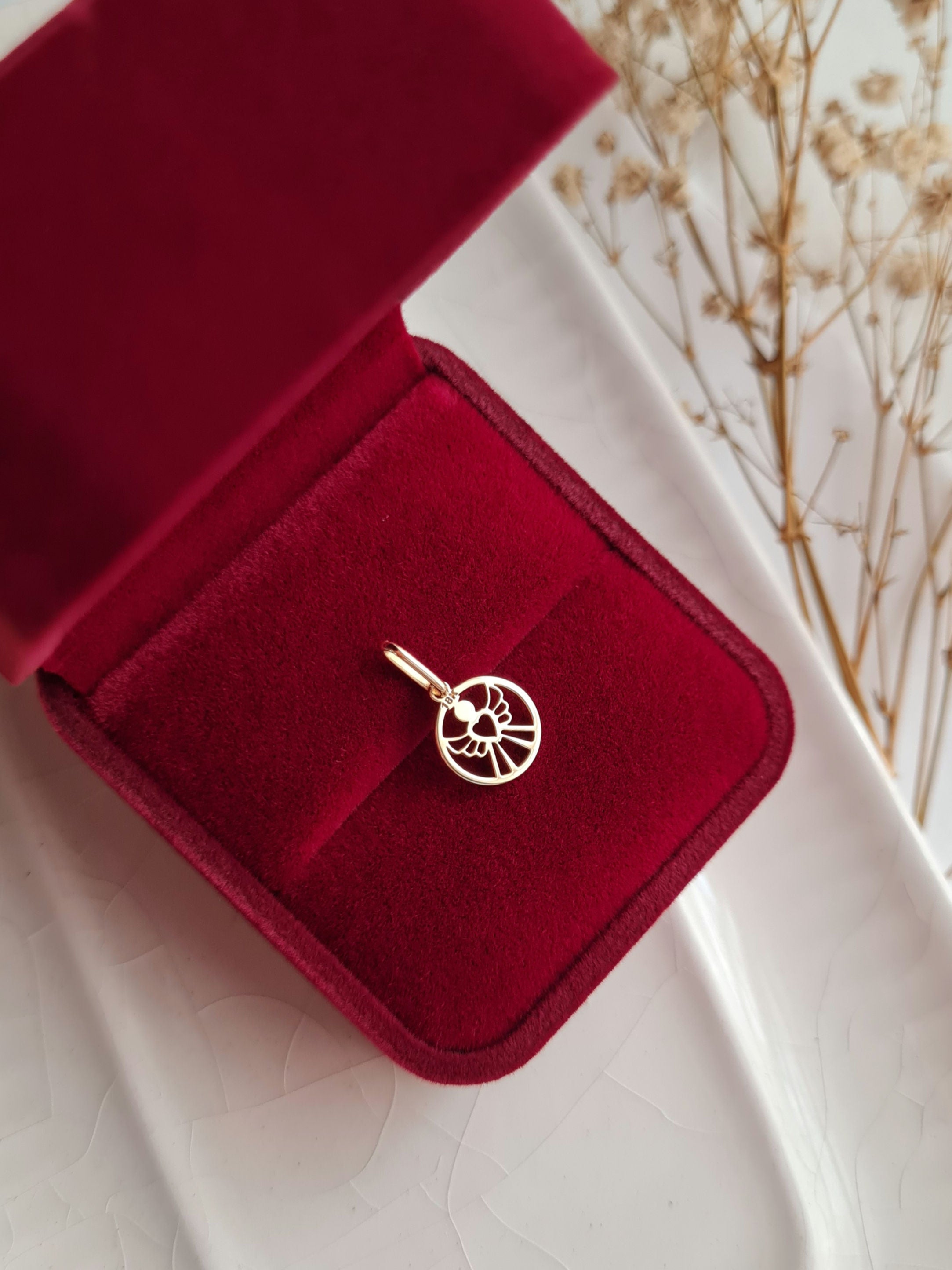 Dije Angel c/Corazón - Oro 18k