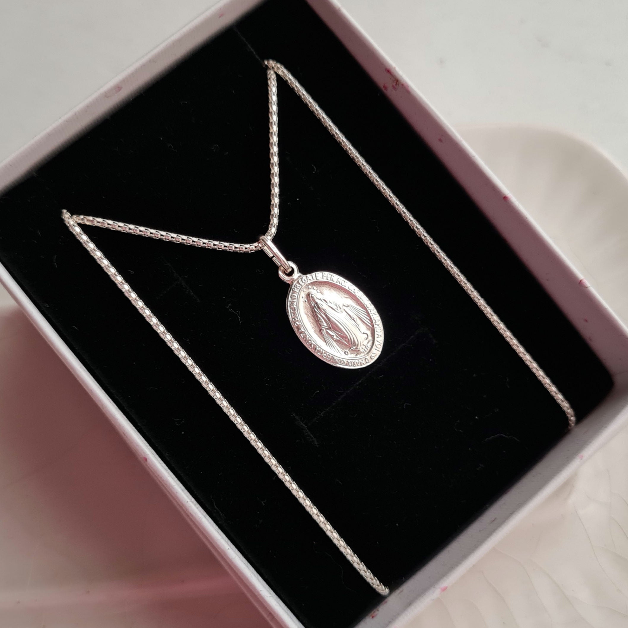 Cadena Virgen de la Medalla Milagrosa - P925