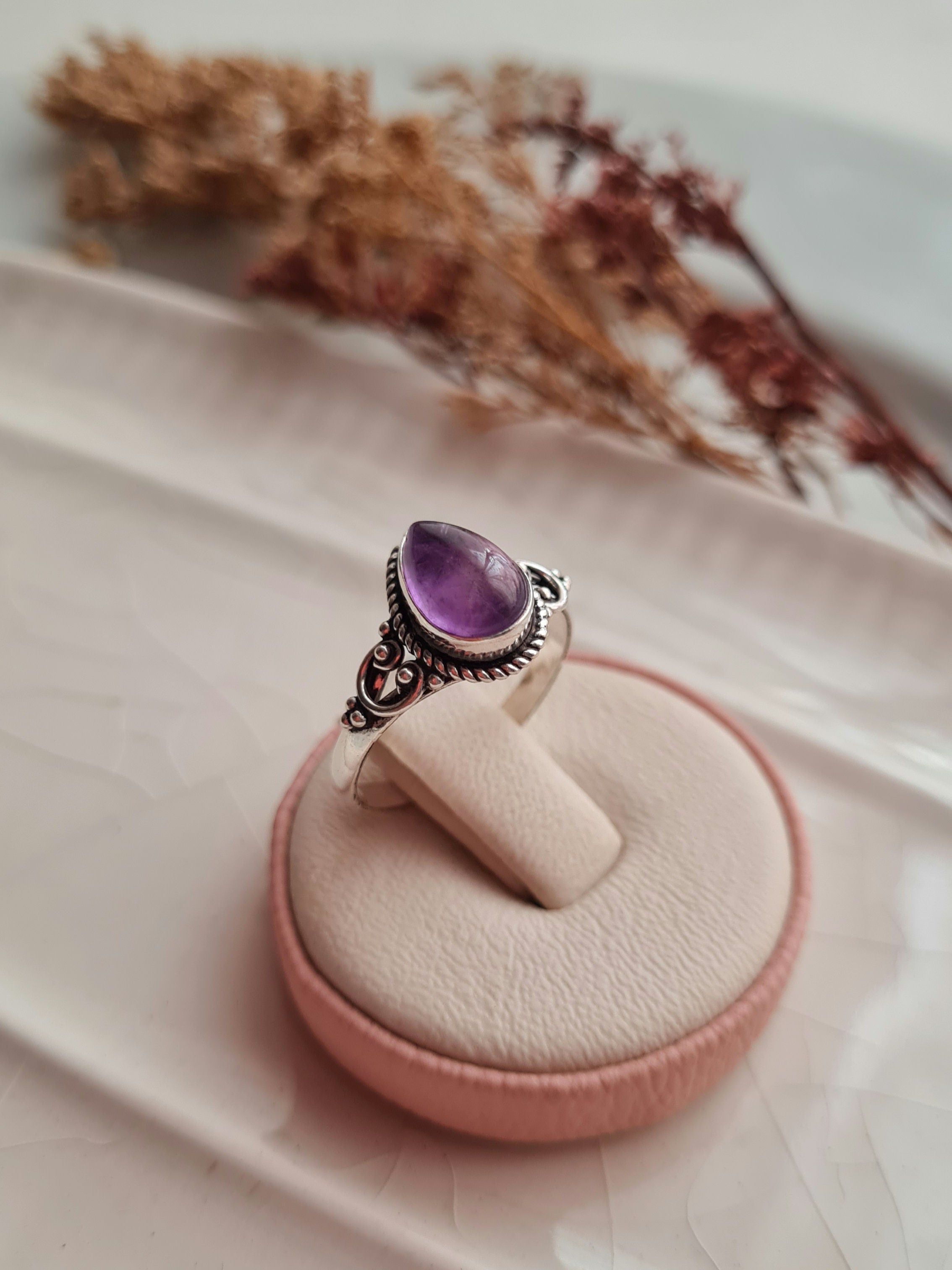 Anillo Celta Amatista: Felicidad & Transmutación - P925