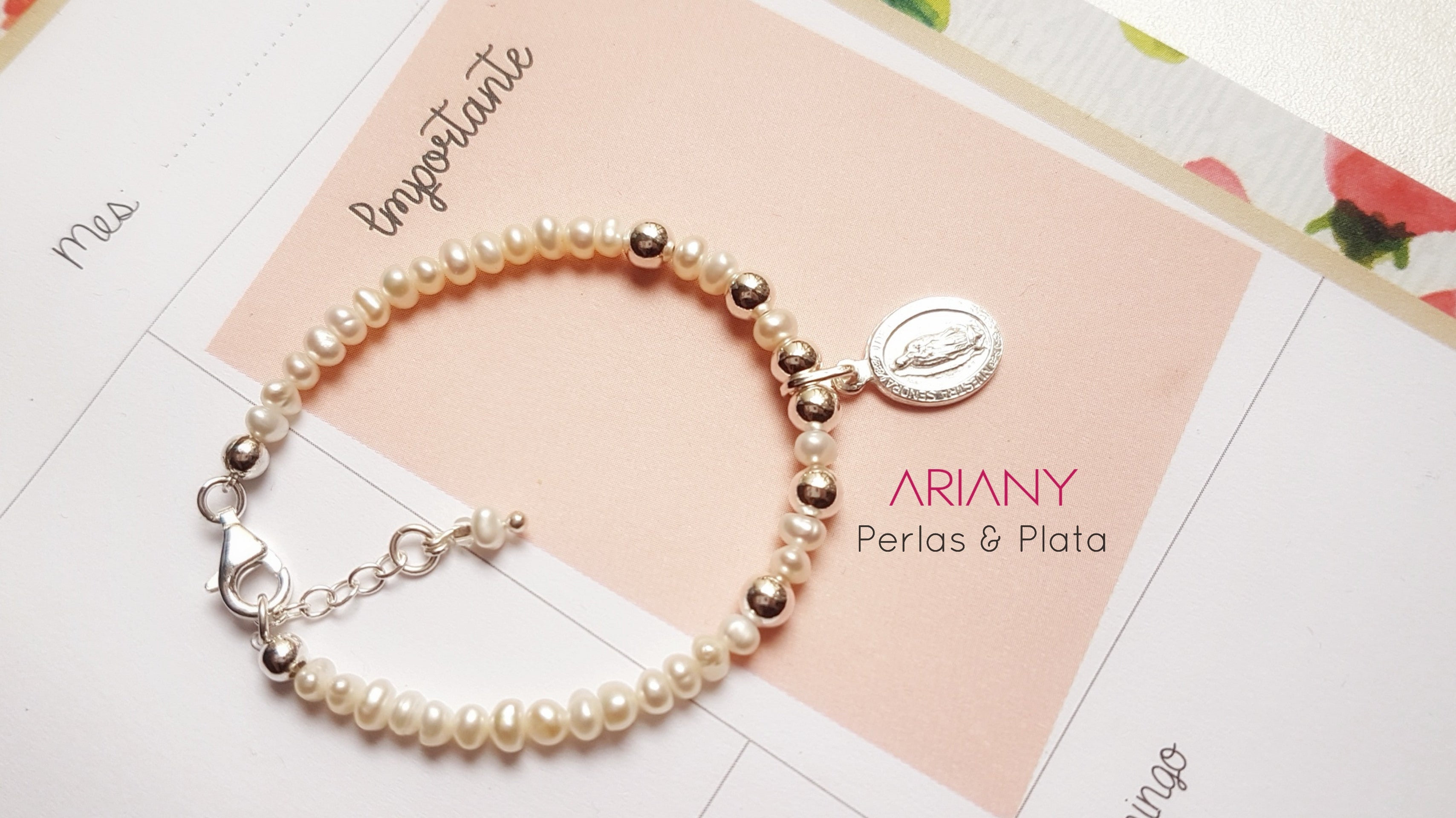 Pulsera de Perlas c/Medalla Religiosa - P925