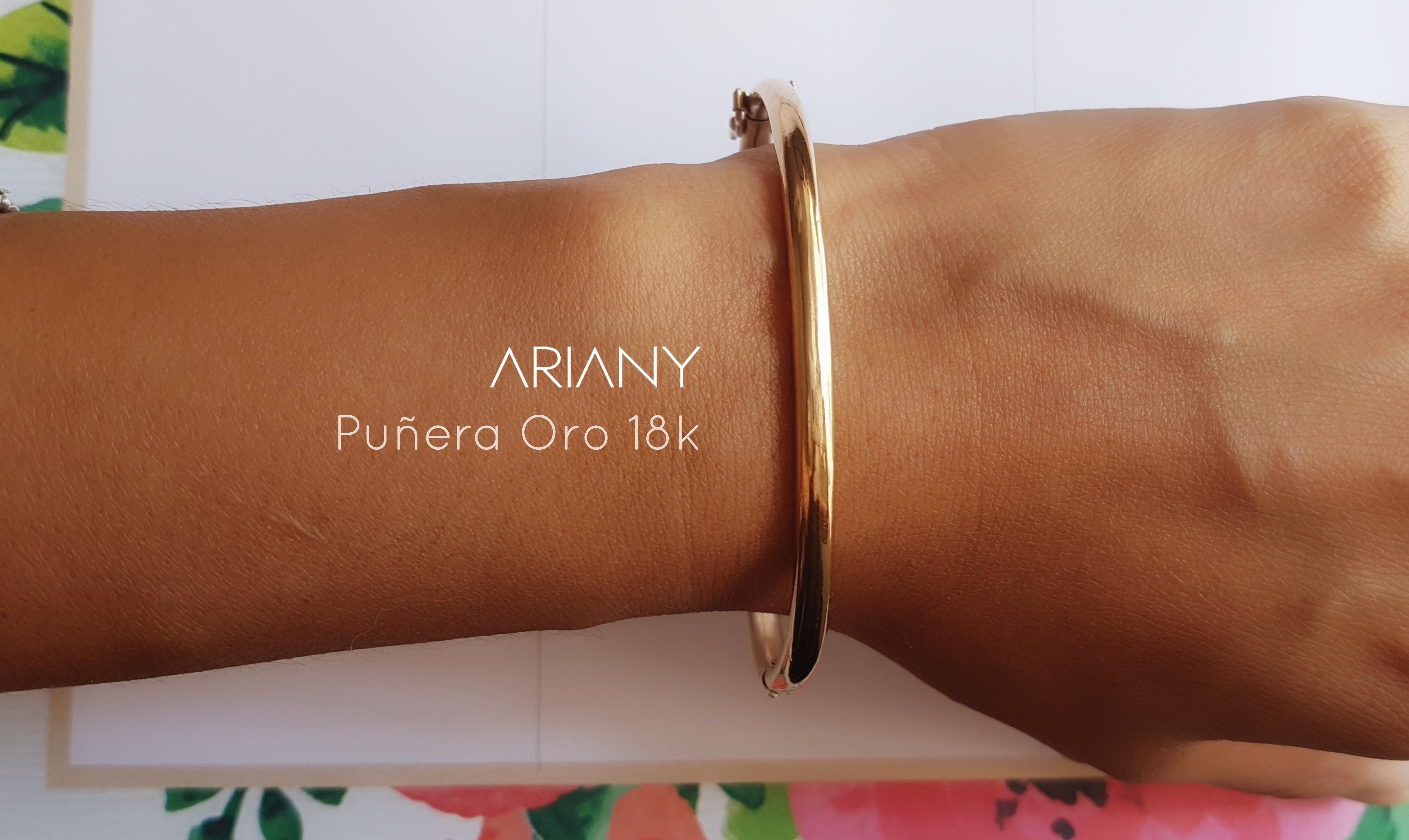 Puñera Oval Tubo - Oro 18k
