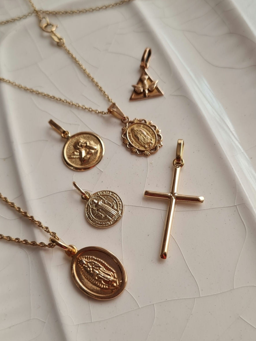 Dije Cruz Tubo - Oro 18k