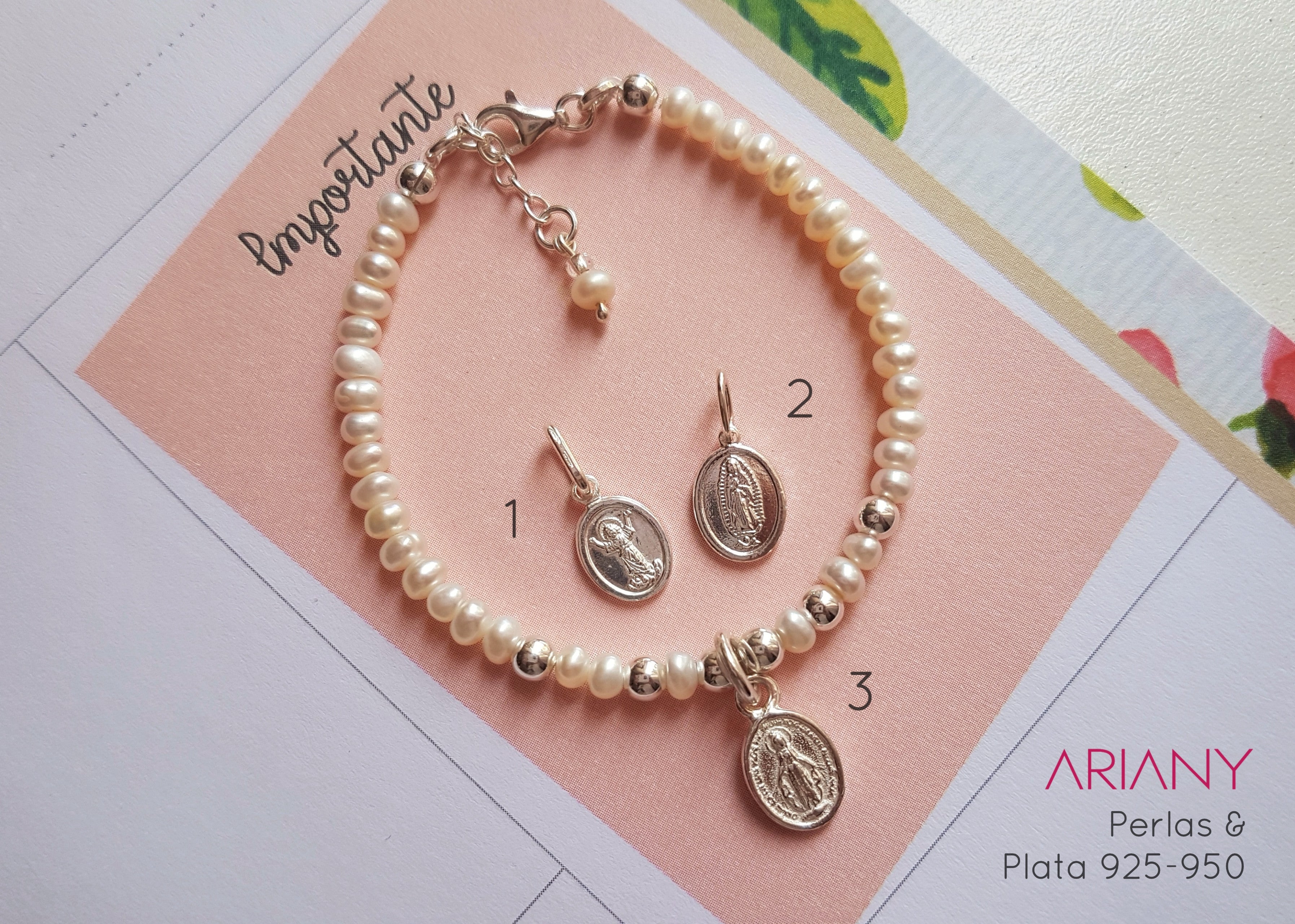 Pulsera de Perlas c/Medalla Religiosa - P925