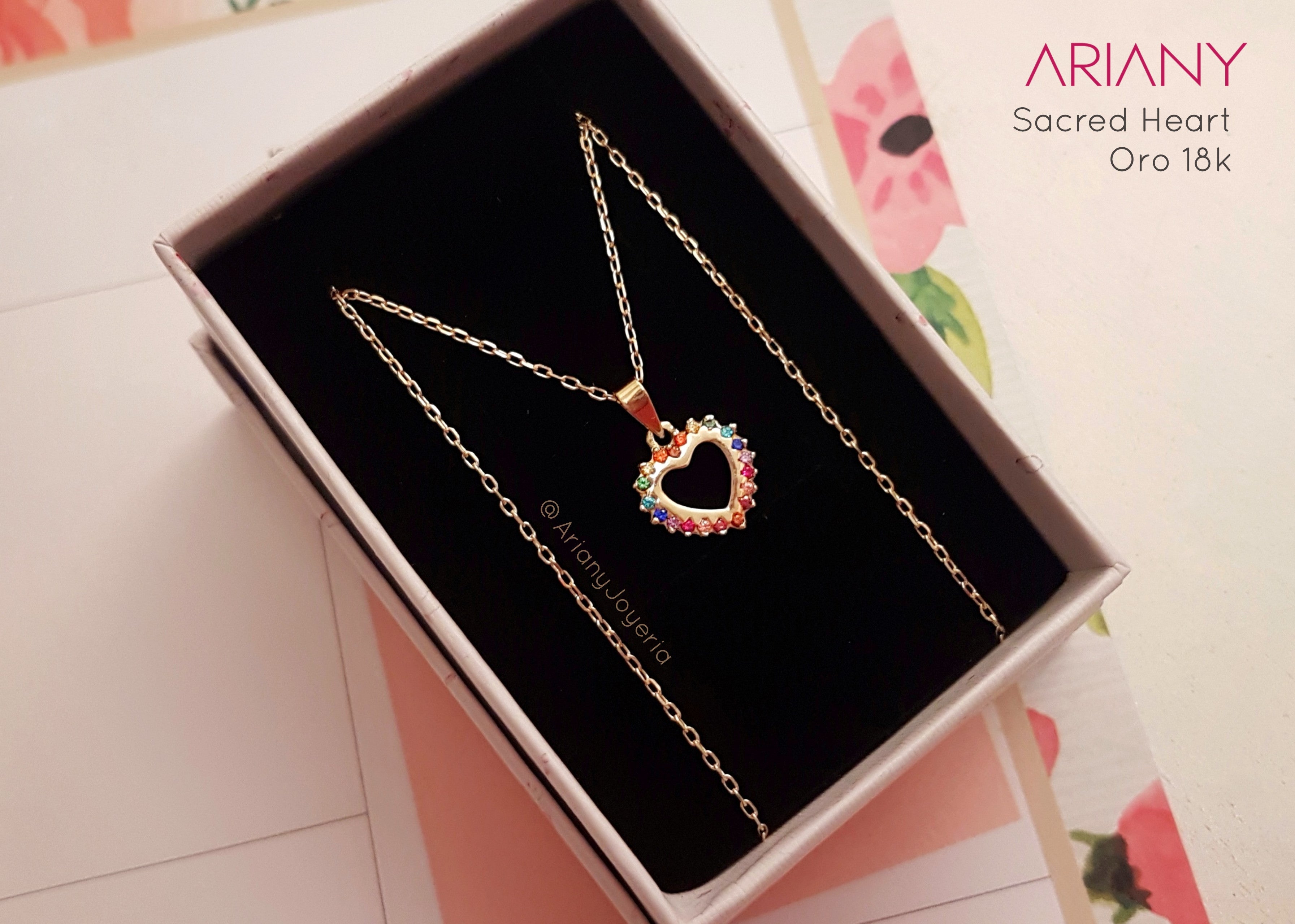 Dije Sagrado Corazón - Oro 18k