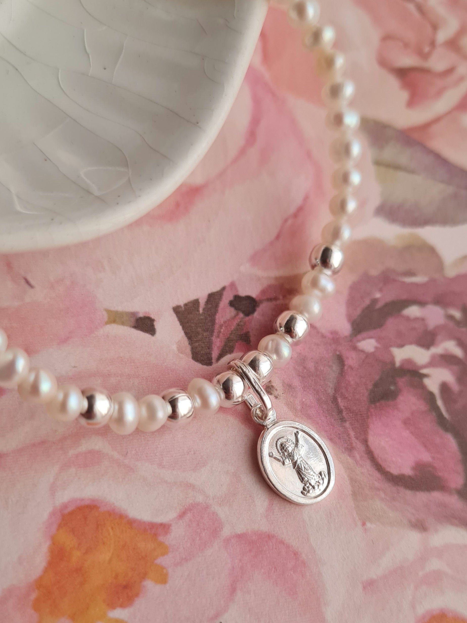 Pulsera de Perlas c/Medalla Religiosa - P925