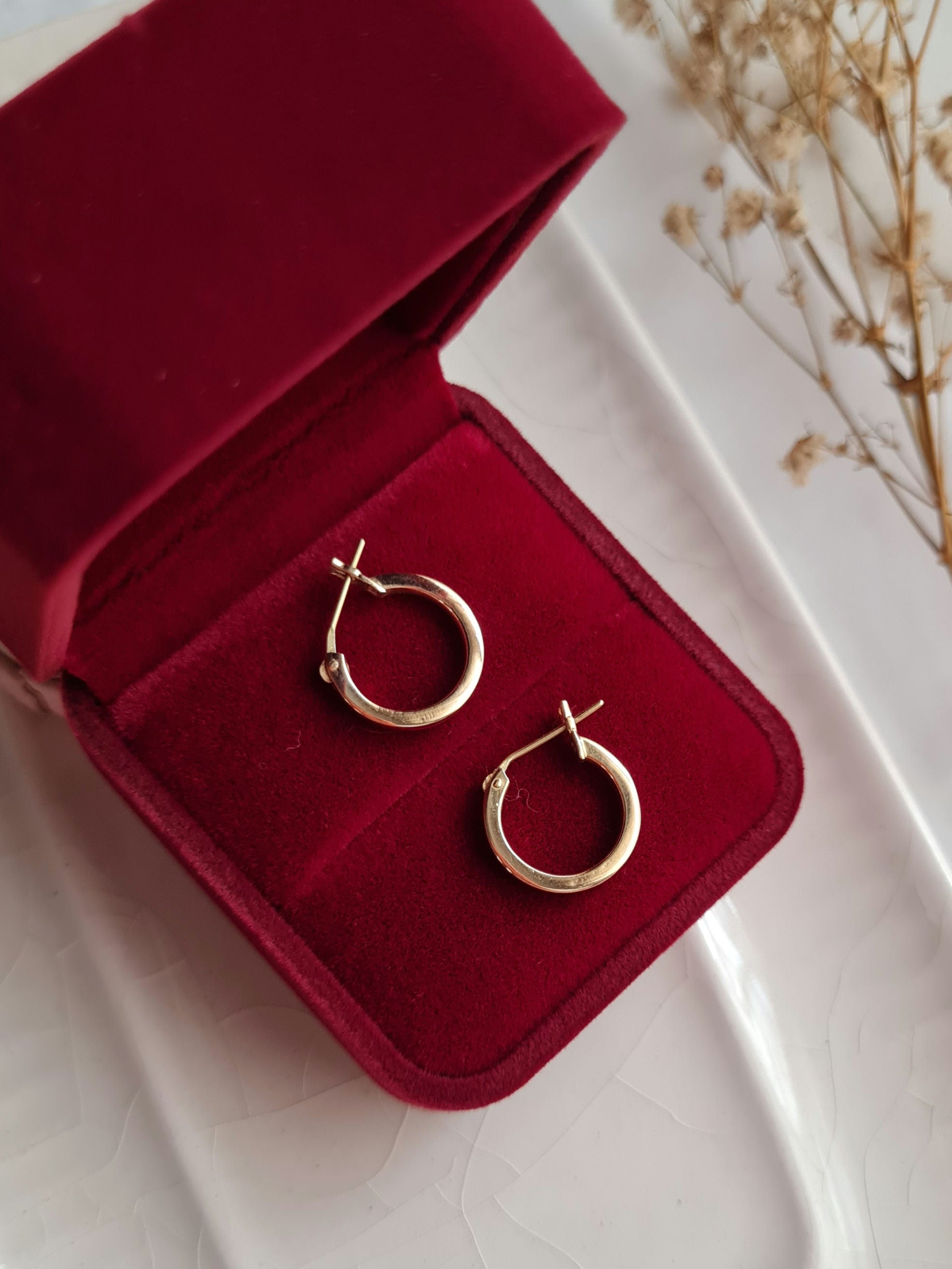 Argollas Japonesas Redondas (T Cuadrado) - Oro 18k