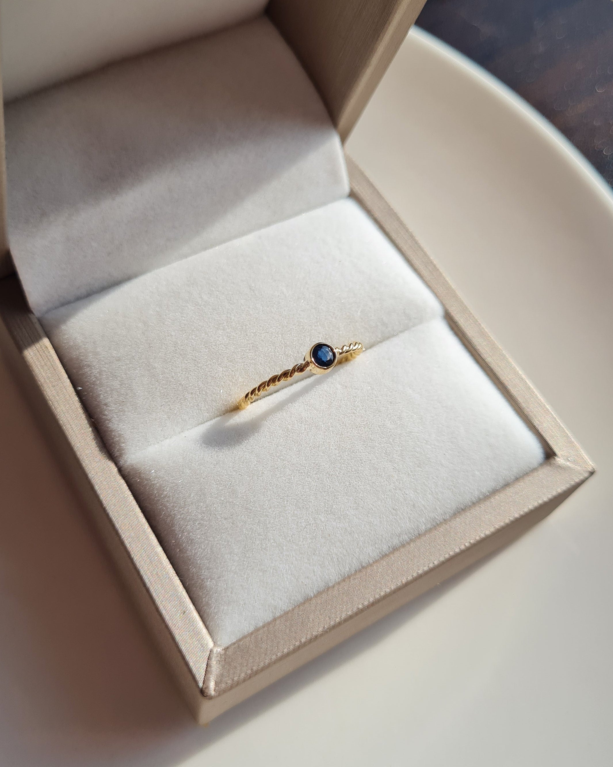 Anillo Zafiro Azul Sparkle  - Oro 18k