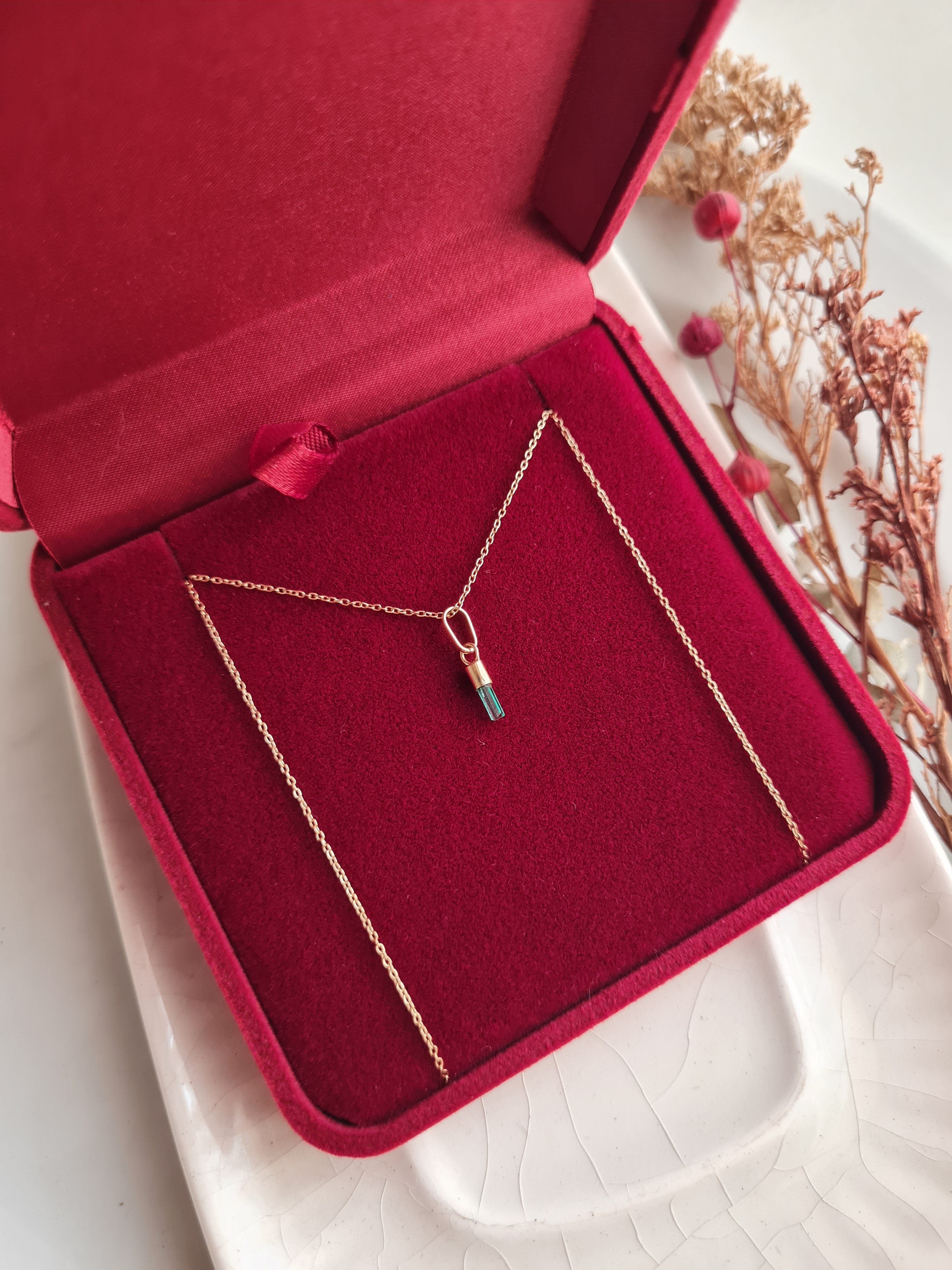 Dije Canutto Esmeralda Natural Colombiana - Oro 18k