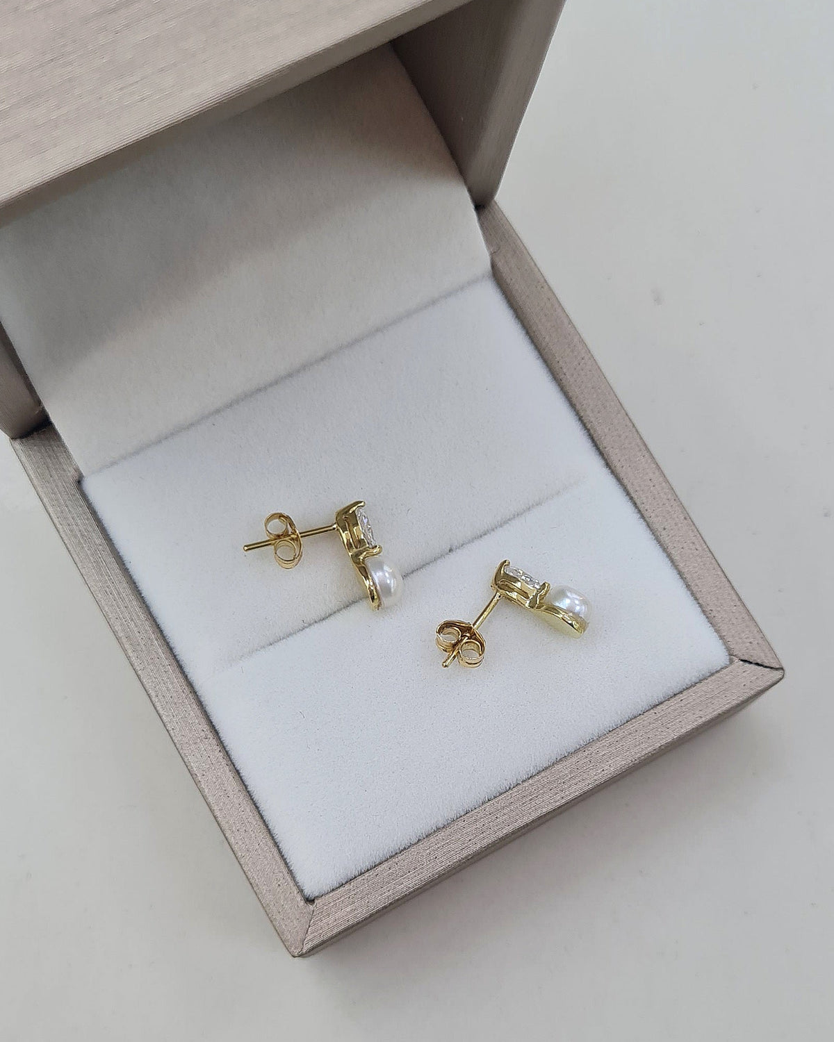 Aretes Perlas Almond - Oro 18K