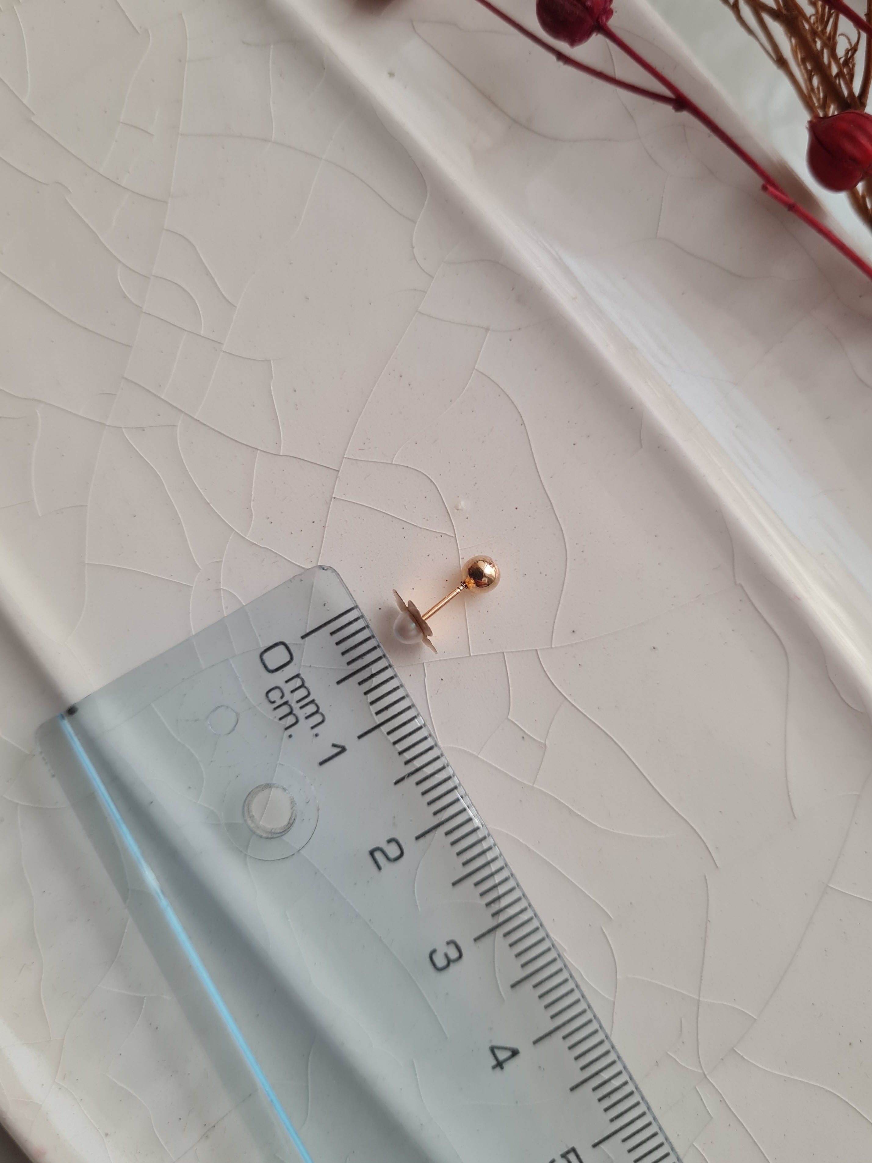 Aretes Perlas con Pétalos Corazón (Seguro Enrroscable) - Oro 18K