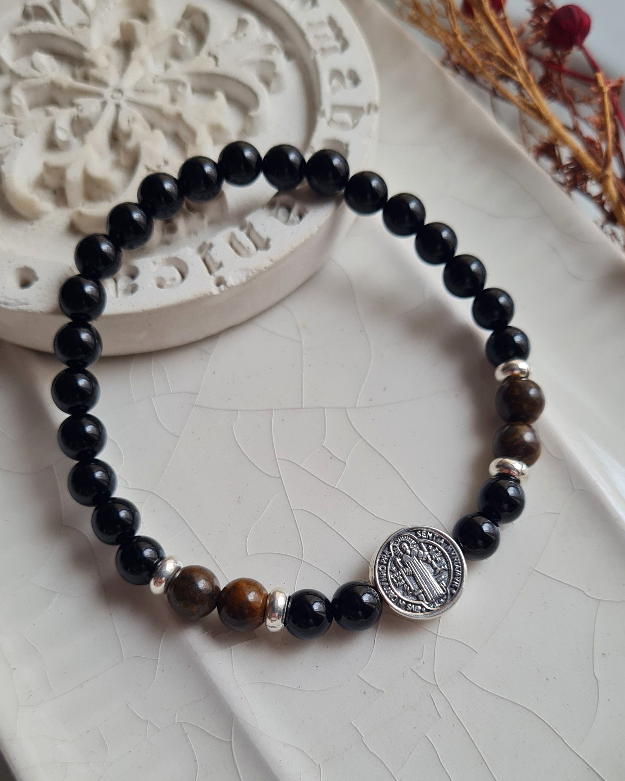 Pulsera San Benito: Proteccion & Abundancia - P950