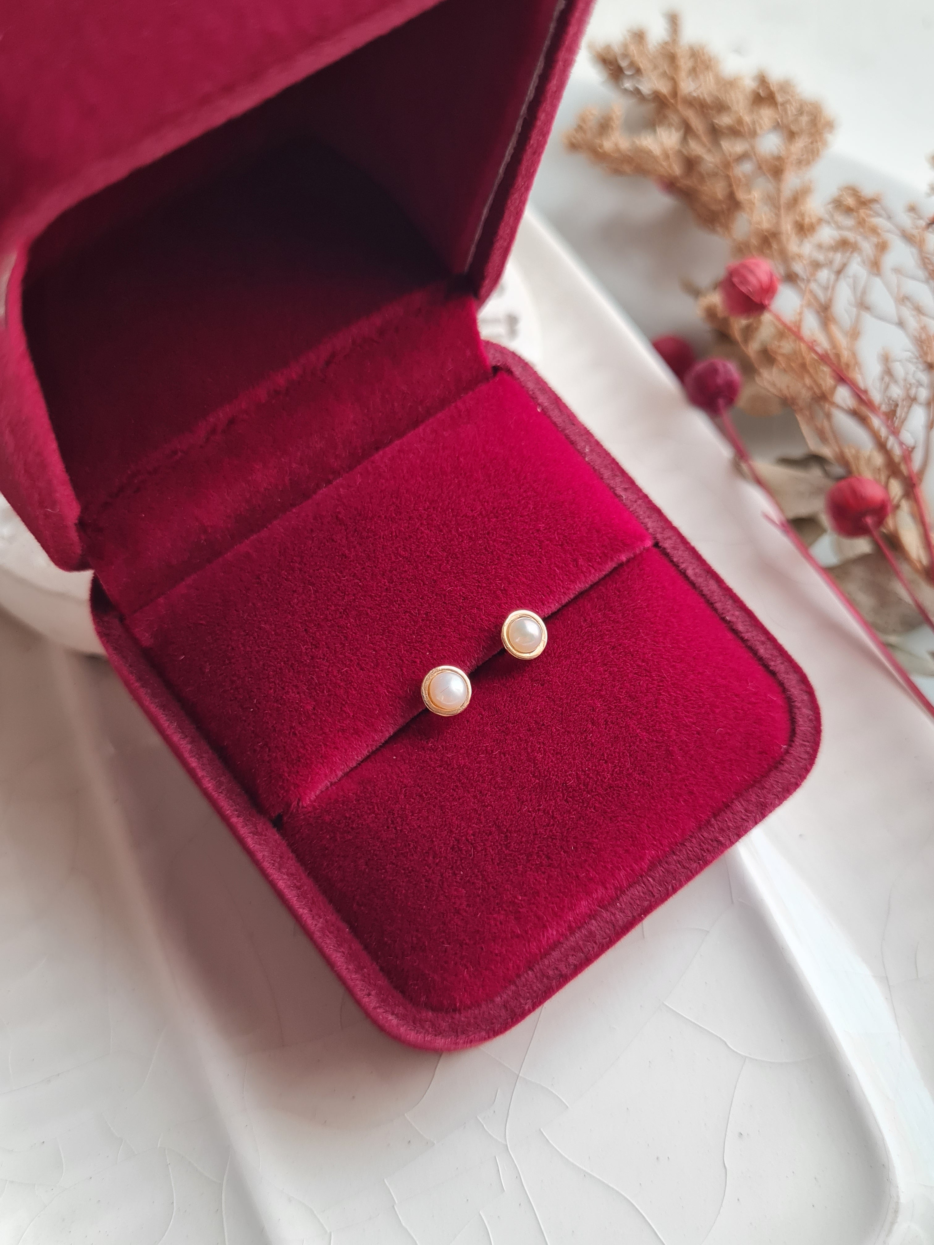 Aretes Perlas (Seguro Enrroscable) - Oro 18K