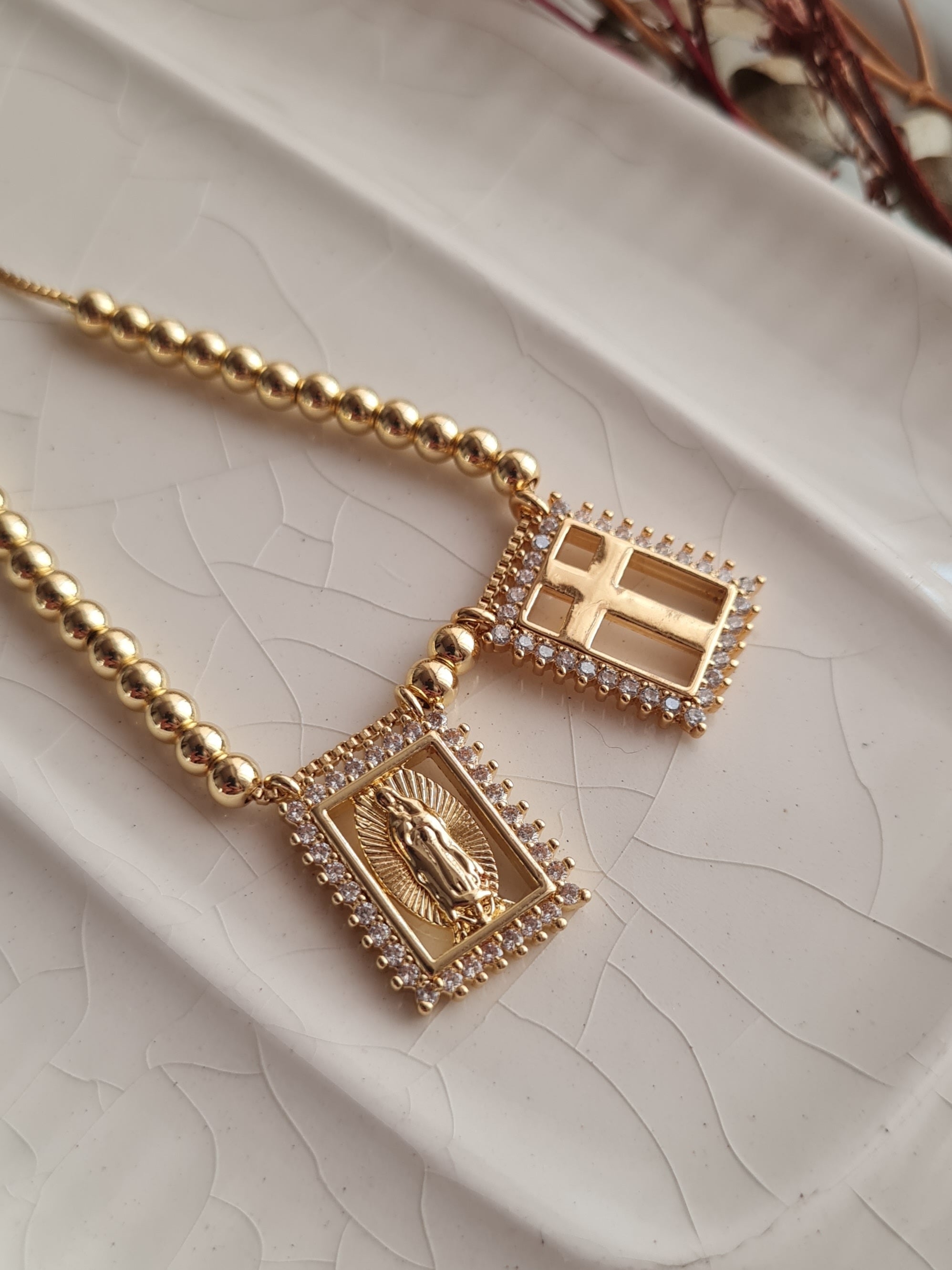 Pulsera Escapulario San Benito / Virgen Guadalupe / Cruz - Golden