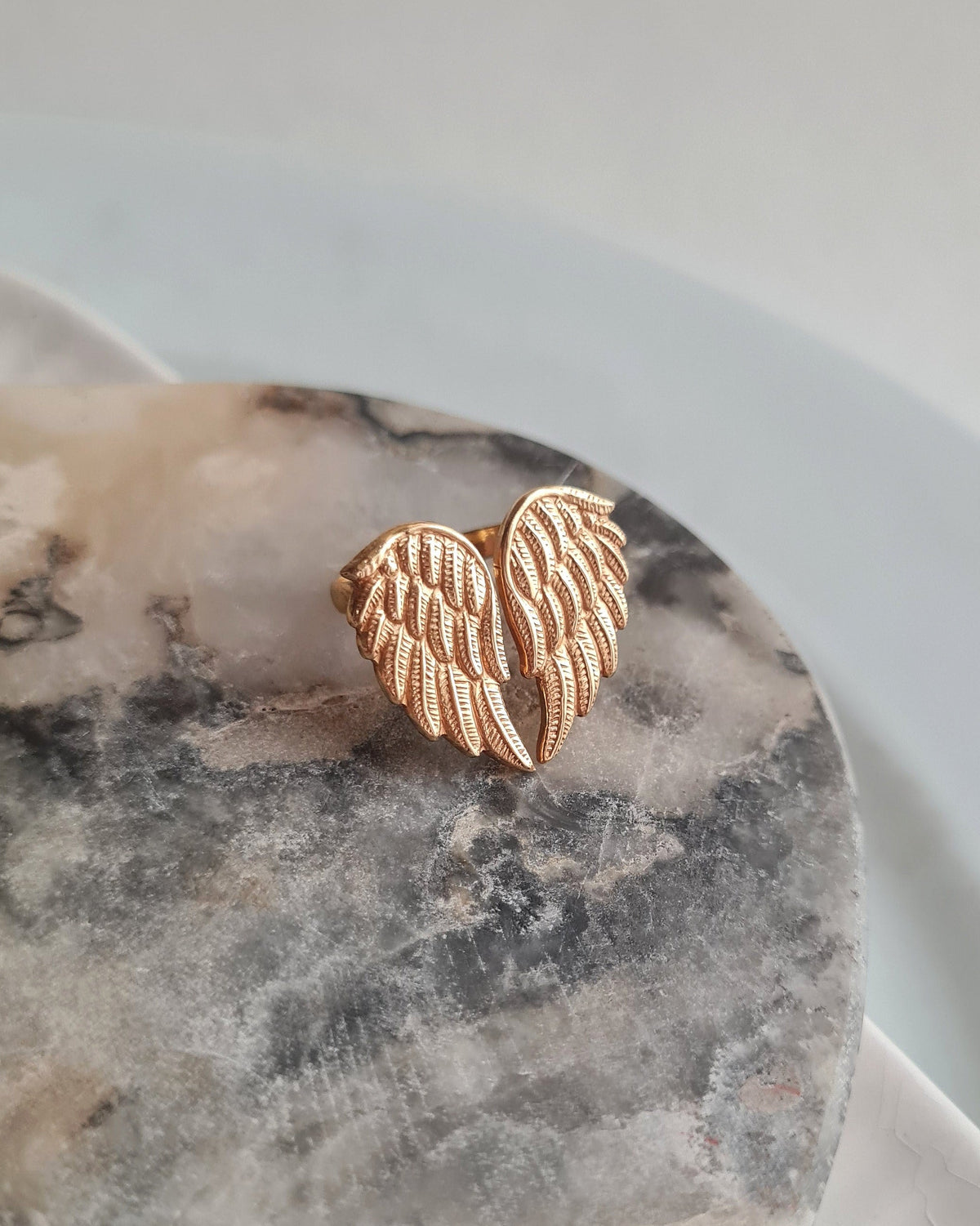 Anillo Alas Recogidas - P950 Gold