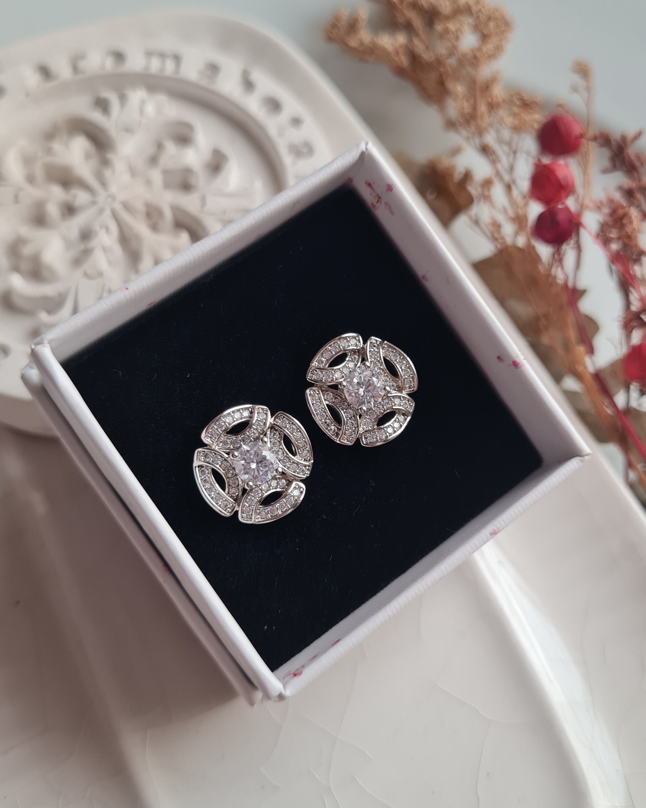 Aretes Infinity Knot - Silver