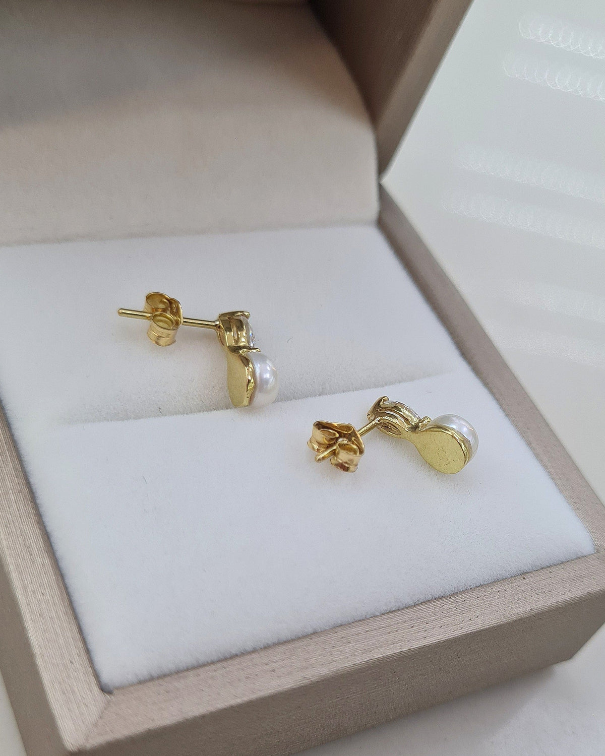 Aretes Perlas Almond - Oro 18K