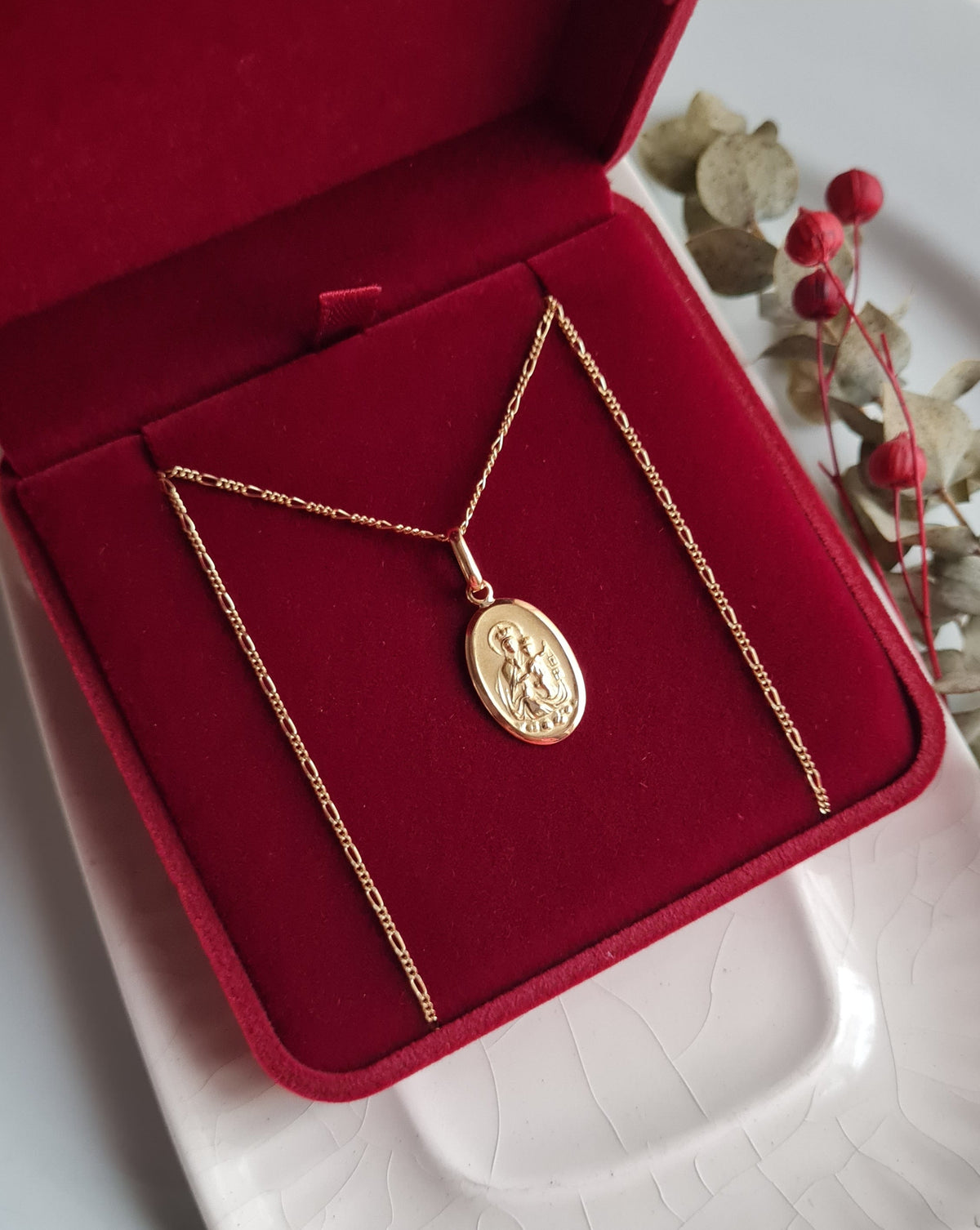 Dije Virgen del Carmen Oval - Oro 18k