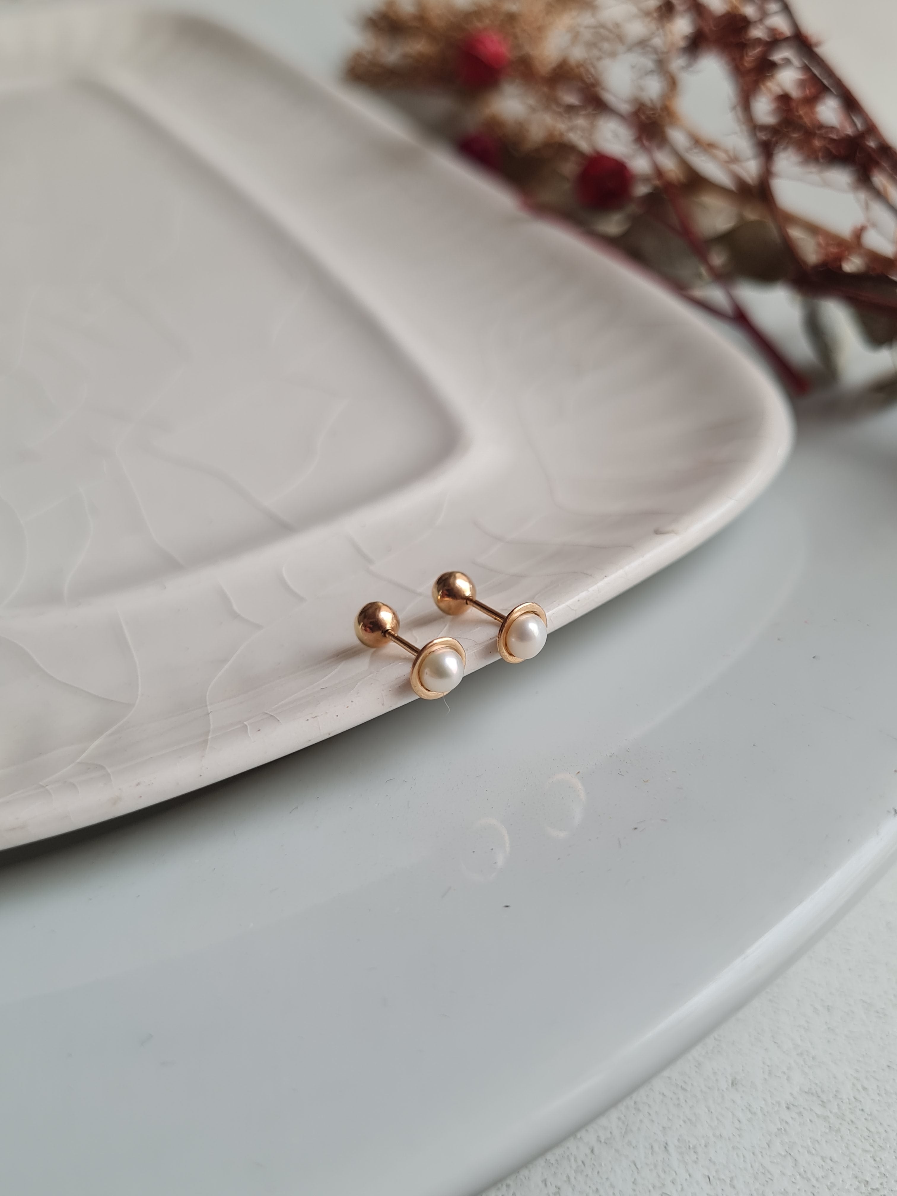 Aretes Perlas (Seguro Enrroscable) - Oro 18K