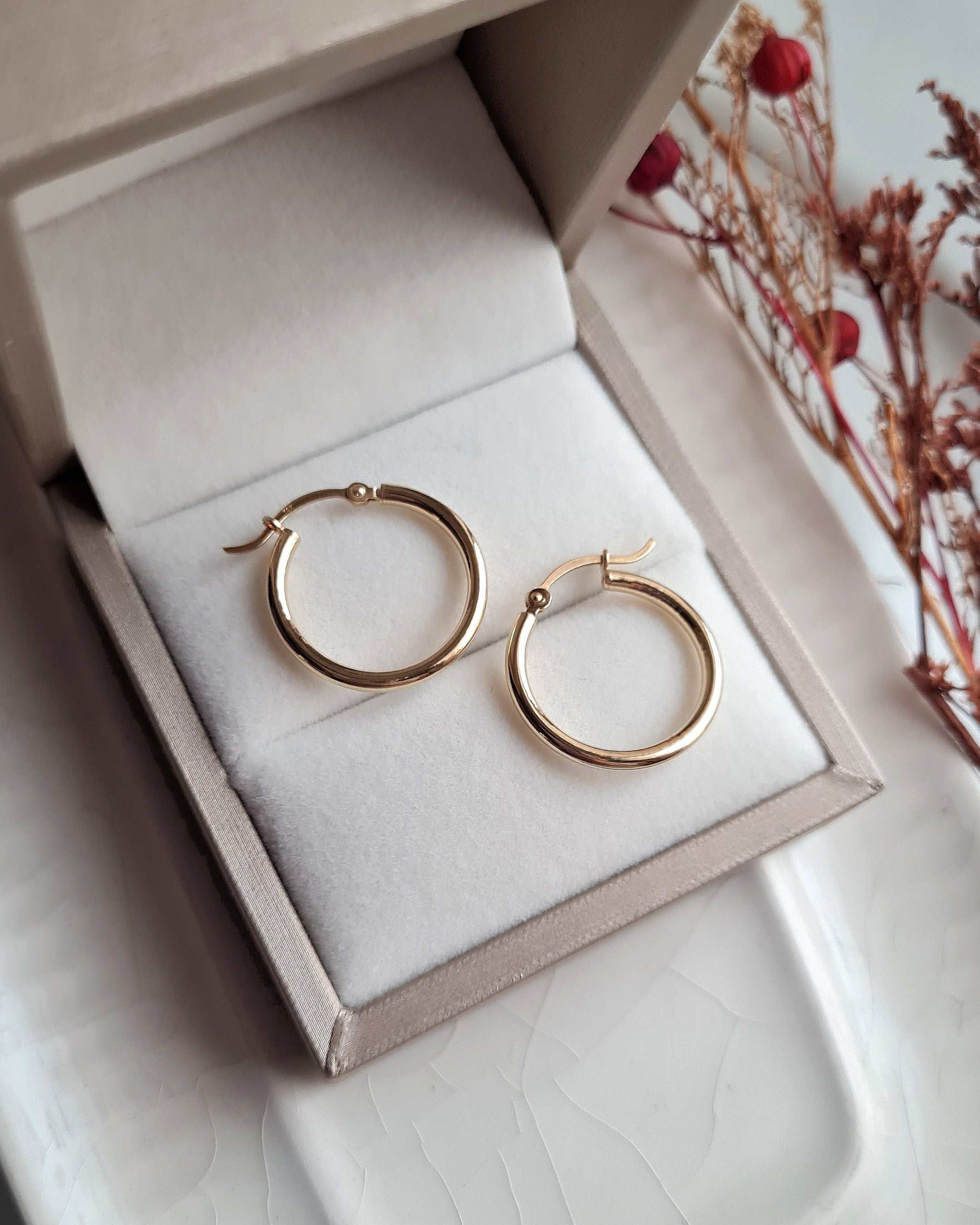 Argollas Clasicas (1.6cm/2.2cm/2.6cm) - Oro 18k